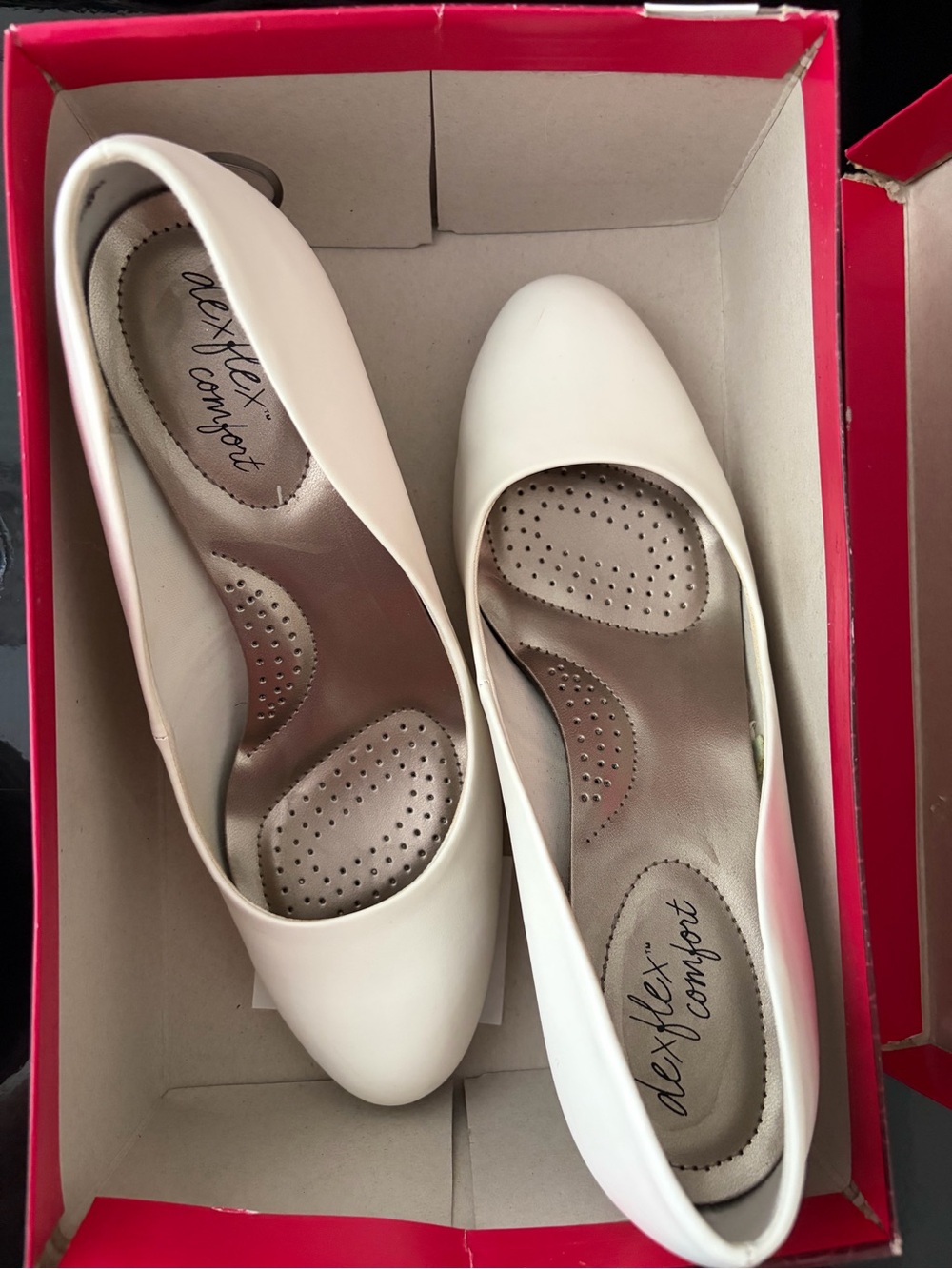White heels - Picture 2 of 4